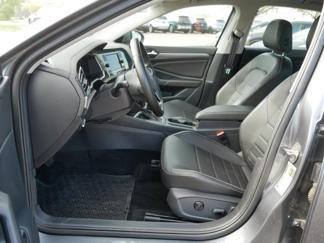 Certified 2023 Volkswagen Jetta SE FWD image 13