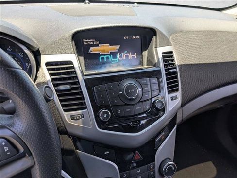 Used 2016 Chevrolet Cruze LT w/ Technology Package FWD image 10