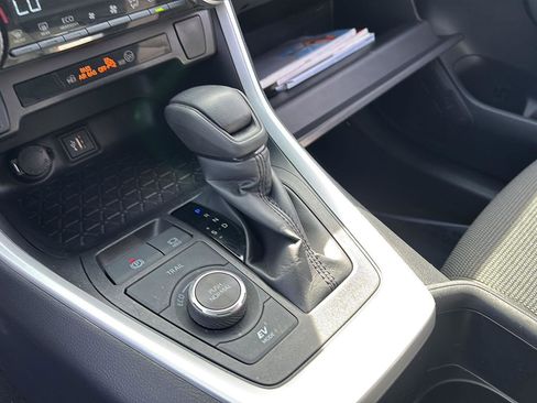 Used 2024 Toyota RAV4 LE image 33