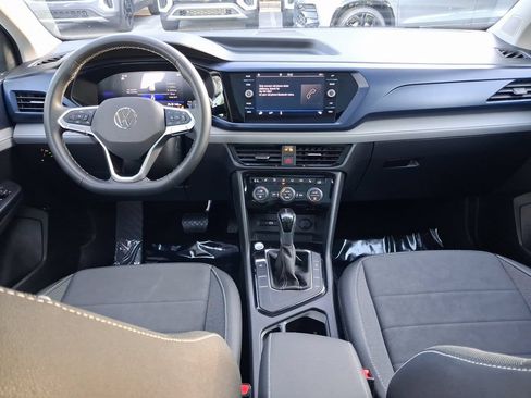 Certified 2024 Volkswagen Taos SE w/ Panoramic Sunroof Package FWD image 9