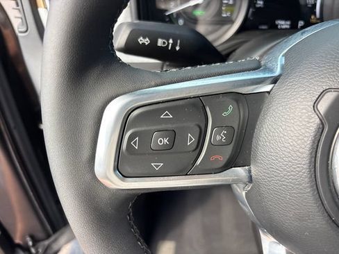 Used 2025 Jeep Wrangler Unlimited Sahara AWD/4WD image 18