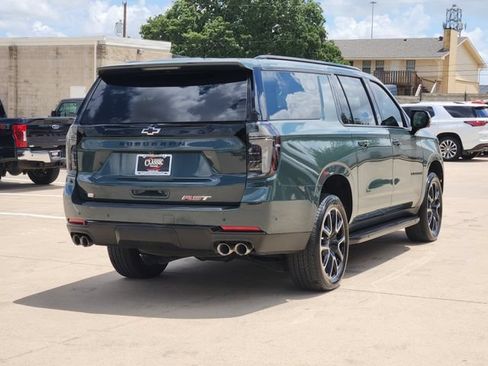 Used 2026 Chevrolet Suburban RST w/ Comfort Package RWD image 14