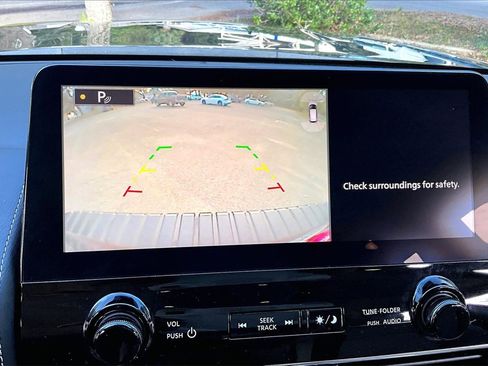 Used 2022 Nissan Armada SV w/ SV Appearance Package image 13