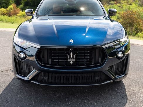 Used 2024 Maserati Levante Trofeo AWD/4WD image 12