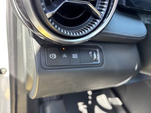 New 2027 Chevrolet Equinox LT w/ Convenience Package II FWD image 21