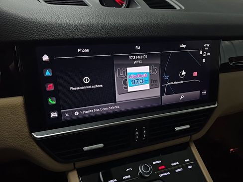 Used 2022 Porsche Cayenne image 26