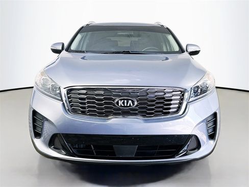 Used 2020 Kia Sorento LX w/ LX I4 Convenience Package image 2