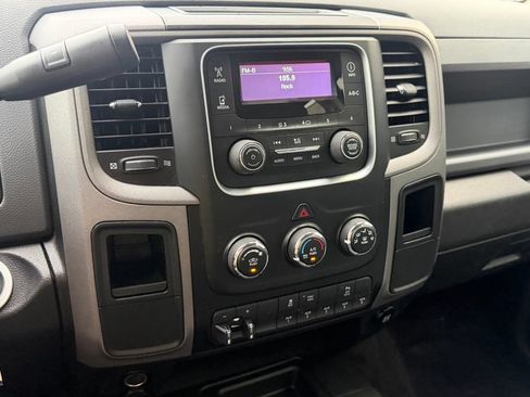Used 2017 RAM 2500 Tradesman w/ Chrome Appearance Group AWD/4WD image 9