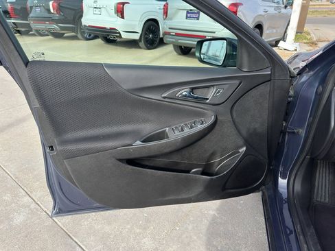 Used 2025 Chevrolet Malibu LT image 10