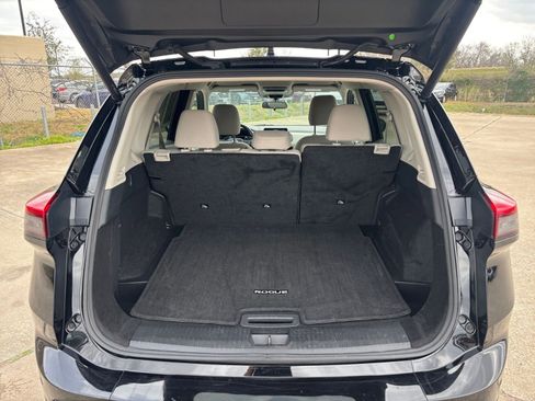 Used 2025 Nissan Rogue SV image 33