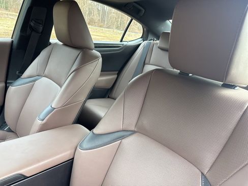 Used 2023 Lexus ES 250 w/ Premium Package image 23