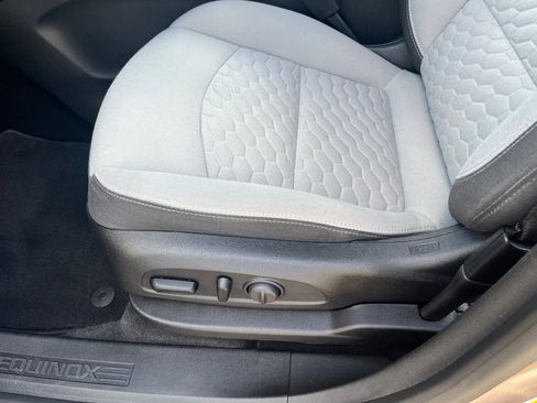 Used 2019 Chevrolet Equinox LT image 16