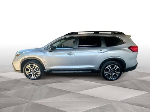 Used 2025 Subaru Ascent Limited AWD/4WD image 5
