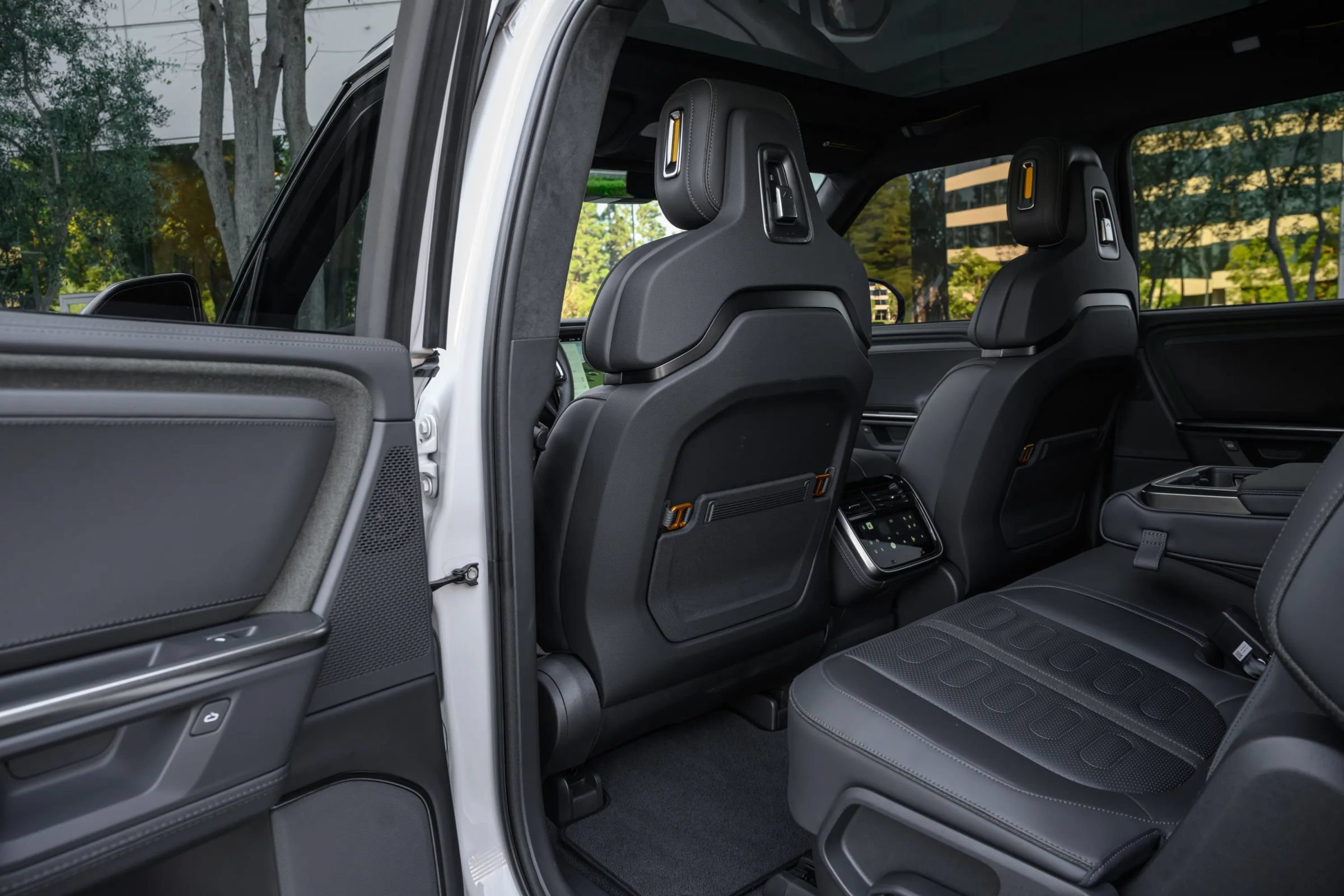 Used 2025 Rivian R1S Adventure Dual AWD/4WD image 16