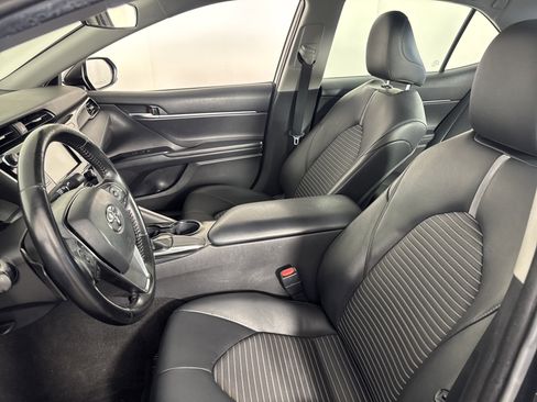 Used 2019 Toyota Camry SE image 13