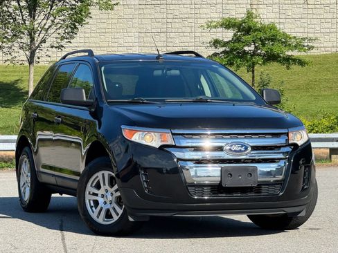 Used 2011 Ford Edge SE FWD image 2
