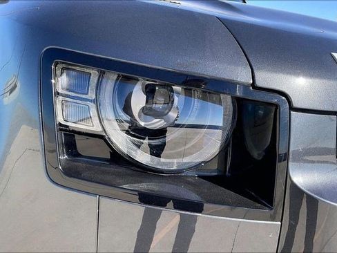 Used 2025 Land Rover Defender 110 S image 35