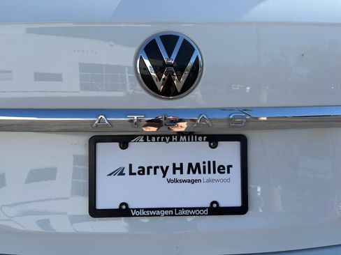 Used 2022 Volkswagen Atlas SE w/ Panoramic Sunroof Package FWD image 24