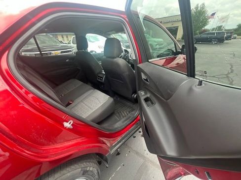 Used 2022 Chevrolet Equinox LT FWD image 12