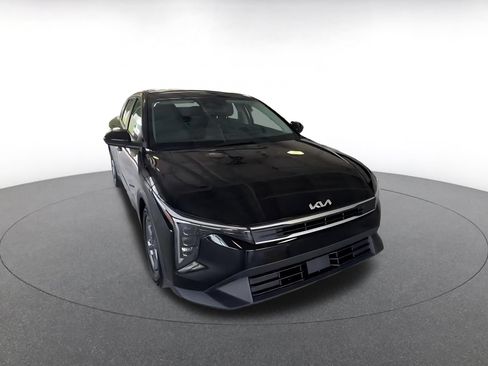 Used 2025 Kia K4 FWD image 3