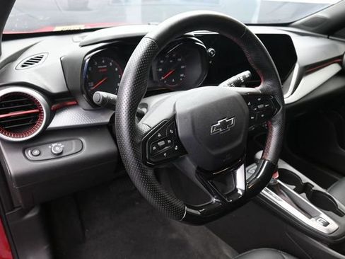 Used 2026 Chevrolet Trax RS FWD image 23