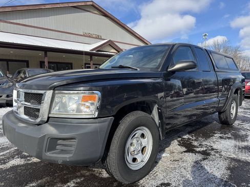 Used 2009 Dodge Dakota ST image 1