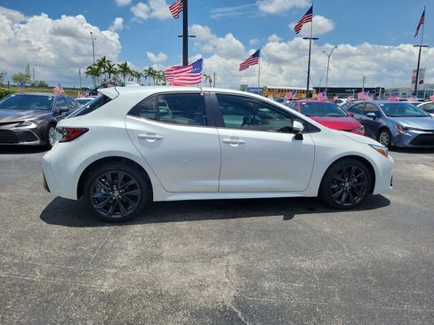 Used 2025 Toyota Corolla XSE FWD image 13