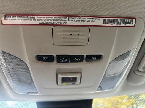 Used 2021 Toyota Corolla LE FWD image 15