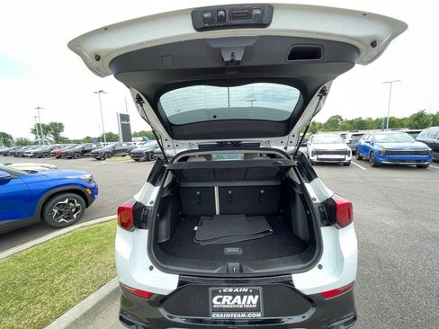 Used 2024 Buick Encore GX Sport Touring FWD image 9
