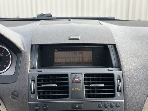 Used 2011 Mercedes-Benz C 300 4MATIC Sedan image 35