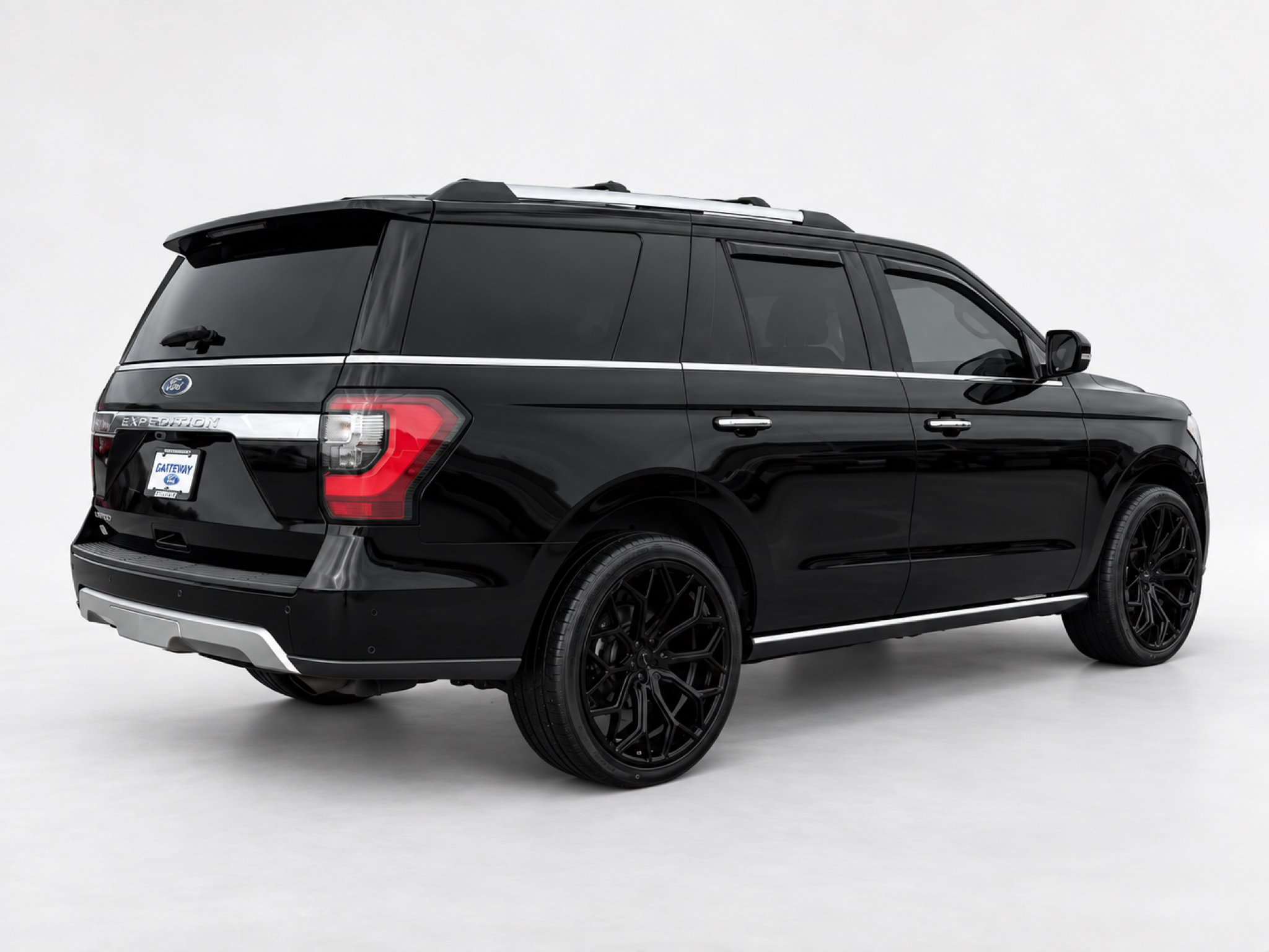 Used 2019 Ford Expedition Limited w/ Equipment Group 302A AWD/4WD image 5