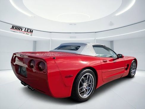 Used 2000 Chevrolet Corvette Convertible w/ Memory Pkg RWD image 3