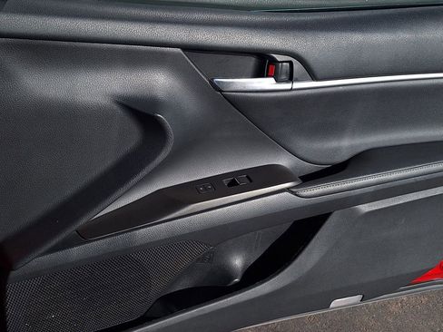 Used 2021 Toyota Camry XSE image 25