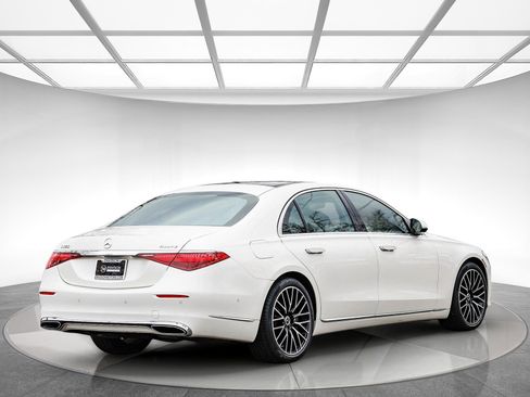 Used 2023 Mercedes-Benz S 580 4MATIC Sedan image 4