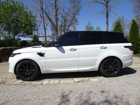 Used 2019 Land Rover Range Rover Sport HST image 2