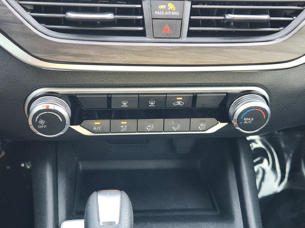 Used 2025 Nissan Altima 2.5 SV FWD image 19