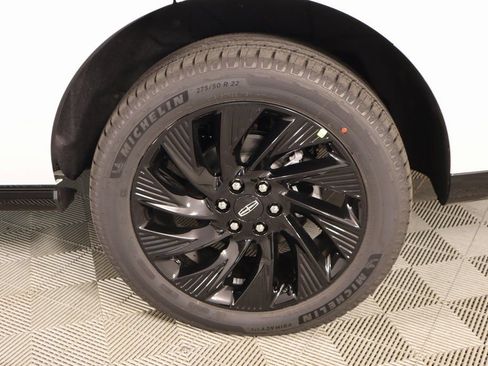 New 2025 Lincoln Navigator Reserve w/ Jet Appearance Package AWD/4WD image 21