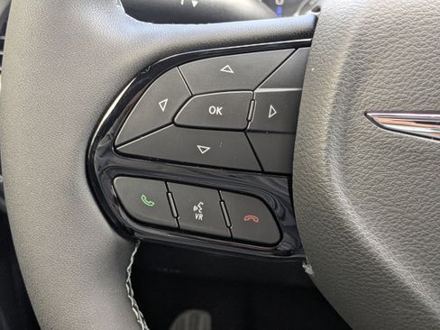 New 2026 Chrysler Pacifica Limited image 25