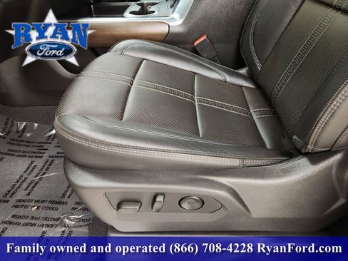 Used 2025 Chevrolet Silverado 2500 High Country AWD/4WD image 17