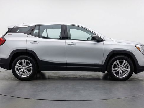 Used 2024 GMC Terrain SLE FWD image 11