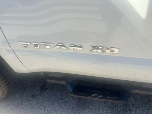 Used 2019 Nissan Titan SV AWD/4WD image 15