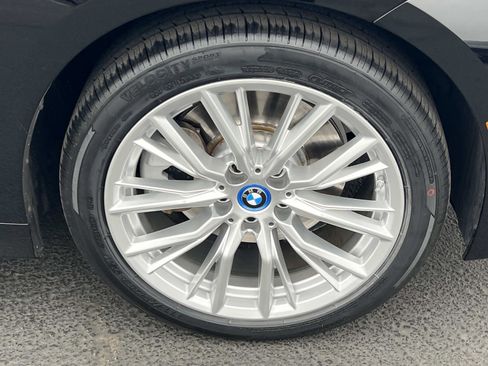 Used 2024 BMW 330e w/ Premium Package image 31