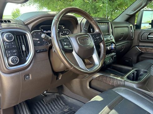 Used 2023 GMC Sierra 2500 Denali w/ Denali Ultimate Package AWD/4WD image 13