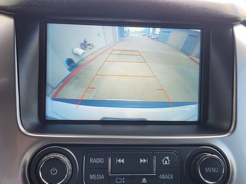 Used 2019 Chevrolet Suburban Premier RWD image 17