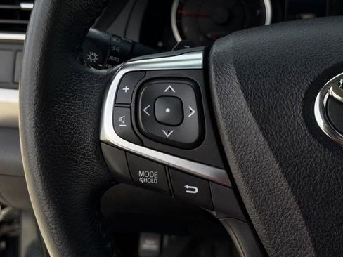 Used 2015 Toyota Camry SE image 7