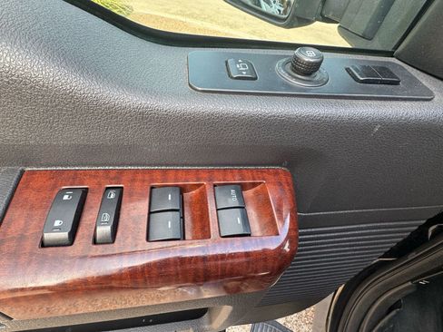 Used 2012 Ford F250 King Ranch w/ King Ranch w/Chrome Pkg image 29