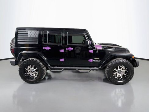 Used 2015 Jeep Wrangler Unlimited Sahara AWD/4WD image 4