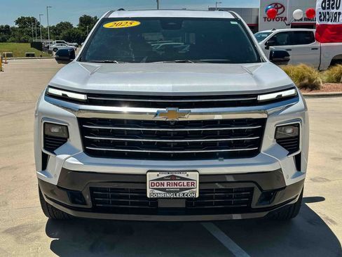 Used 2025 Chevrolet Traverse High Country FWD image 8