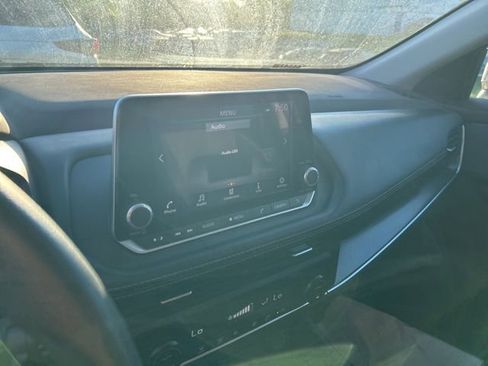 Used 2023 Nissan Rogue SV AWD/4WD image 8