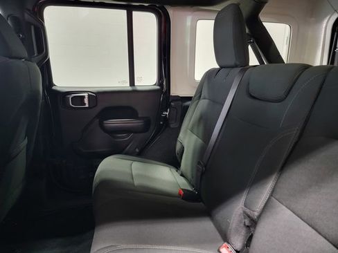 Used 2018 Jeep Wrangler Unlimited Sport S AWD/4WD image 13